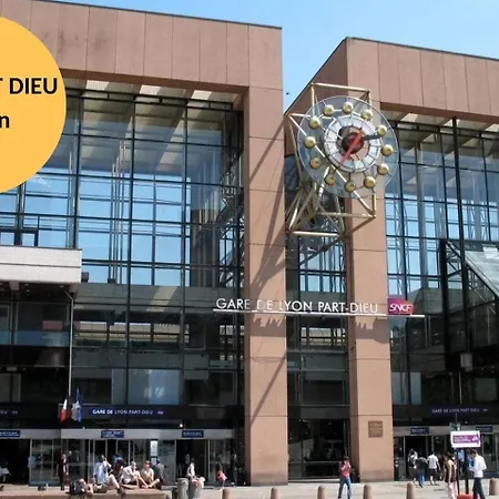 Escale Lyon - One Night - Parking Gratuit Apartamento Dardilly